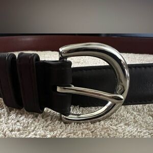 Coach women’s black leather Belt size 33